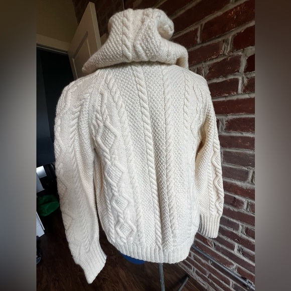 100% Wool Ralph Lauren Hooded Cardigan - Picture 4 of 6